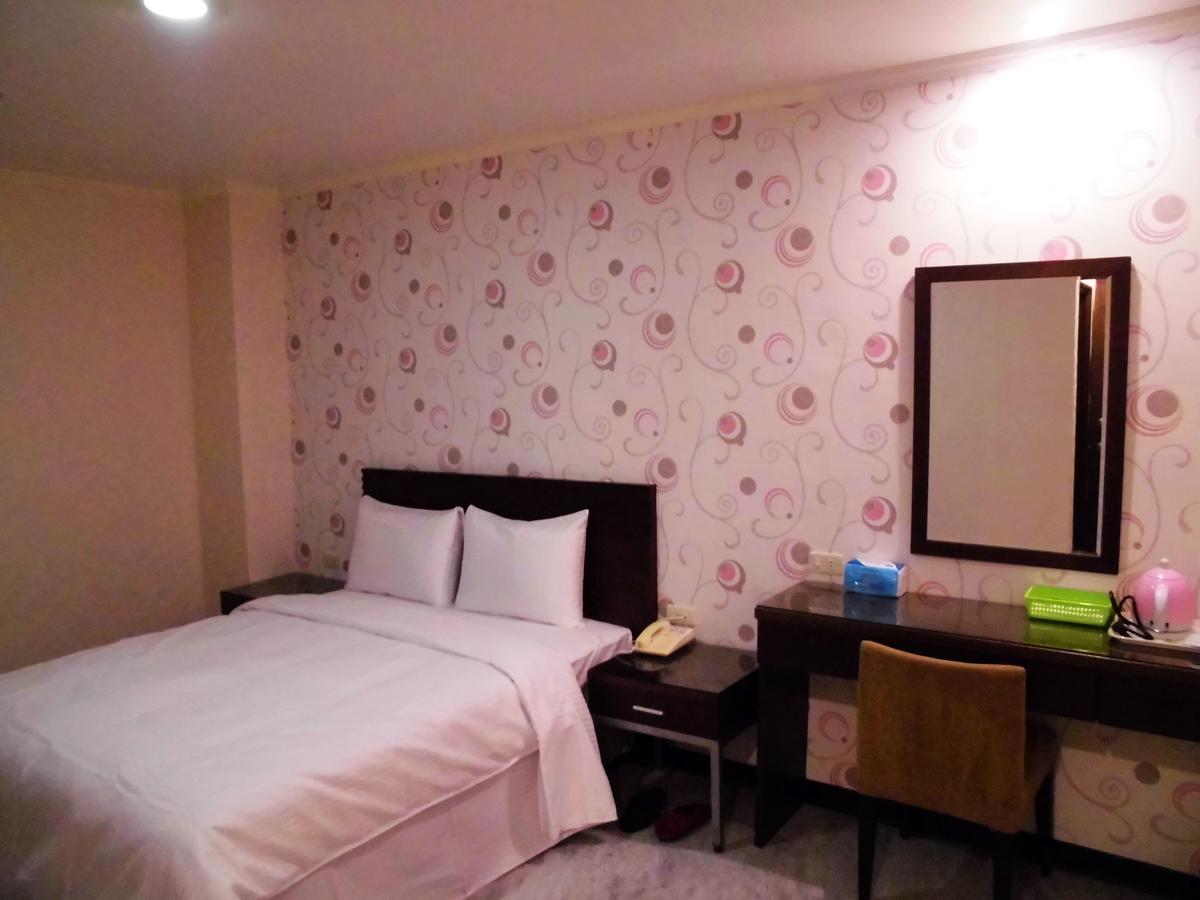 欣悅商務旅店 Hotel Toufen Exterior photo