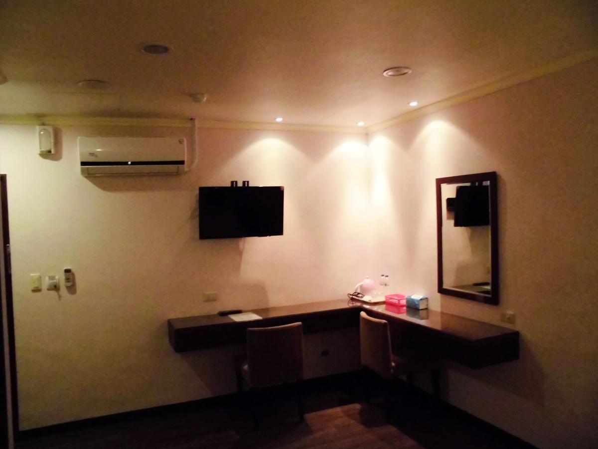欣悅商務旅店 Hotel Toufen Exterior photo